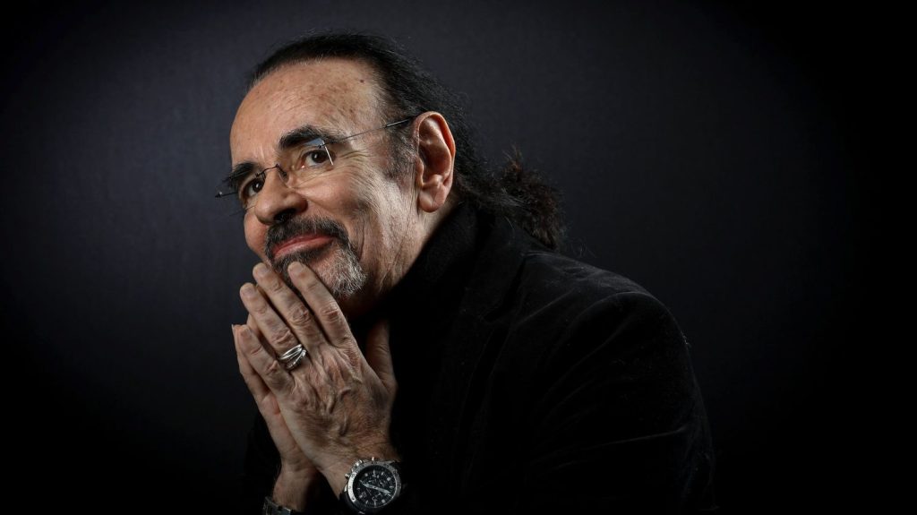 Nicolas Peyrac : "Les gens sont bons, contrairement à ce qu'on pourrait croire"
Tous les jours, une personnalité s'invite dans le monde d'Élodie Suigo. Vendredi 12 avril 2024 : l’auteur, compositeur et interprète Nicolas Peyrac. Il sort un nouvel album : "D'ici et d'ailleurs".