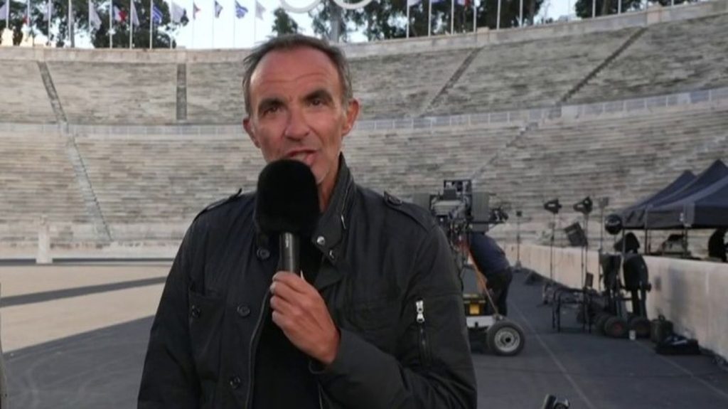 Paris 2024 : "On a besoin de rassemblement", affirme Nikos Aliagas, maître de la cérémonie du passage de la flamme olympique à la France
La flamme olympique sera confiée par la Grèce à la France, vendredi 26 avril, lors d'une cérémonie. Nikos Aliagas, qui la présentera, est l'invité du 19/20 info, jeudi 25 avril.