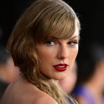 Taylor Swift dévoile enfin "The Tortured Poets Department", son onzième opus et, surprise, c'est un double album
La star avait annoncé sa sortie en février lors de la cérémonie de remise des Grammy Awards, les prestigieuses récompenses américaines de la musique où elle a remporté, pour la quatrième fois, le trophée du meilleur album de l'année.
