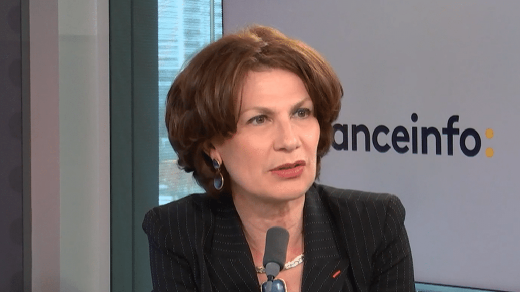 Paris 2024 : "Pas un seul mort et un seul accident grave" sur les chantiers, souligne Dominique Carlac'h du Medef
Syndicats et patronat se sont engagés autour d'une charte pour que les Jeux olympiques de Paris 2024 soient "socialement et économiquement responsables". Un travail jugé "très satisfaisant" par Dominique Carlac'h qui souligne, mercredi, qu'il n'y a "jamais eu aussi peu d'accidents sur des chantiers".