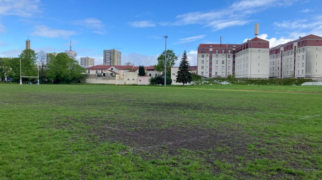 Reportage
Paris 2024 : le futur héritage des Jeux pose question en Seine-Saint-Denis, département le moins bien doté en équipements sportifs
La Seine-Saint-Denis va-t-elle bénéficier des installations sportives et de leurs rénovations après les Jeux ? Le doute est de rigueur pour plusieurs acteurs du département le plus pauvre de France métropolitaine.