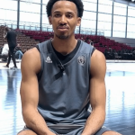 Basket : le rebond de Mehdy Ngouama, meneur de jeu du Paris Basketball
La première manche de la finale de l'Eurocoupe de basket opposera, mardi 9 avril, le Paris Basketball et la Jeunesse laïque de Bourg-en-Bresse. À cette occasion, le journaliste Samuel Ollivier, présent sur le plateau du 8 Heures, s'intéresse au parcours de Mehdy Ngouama, meneur de jeu du Paris Basketball.