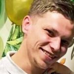 Meurtre à Grande-Synthe : Philippe aurait été victime d'un guet-apens
D'après les premiers éléments de l'enquête, Philippe aurait été victime d'un guet-apens. Le jeune homme est mort des suites de ses blessures après avoir été sauvagement agressé à Grande-Synthe, dans le Nord, dans la nuit du 15 au 16 avril.