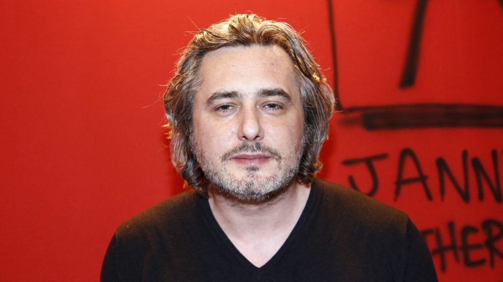 Nicolas Rey a perdu son procès contre le journaliste Alexandre Comte disparu il y a un mois
Le romancier avait révélé un accord censé être confidentiel entre Alexandre Comte et lui à propos d'un recueil de nouvelles paru en 2017.