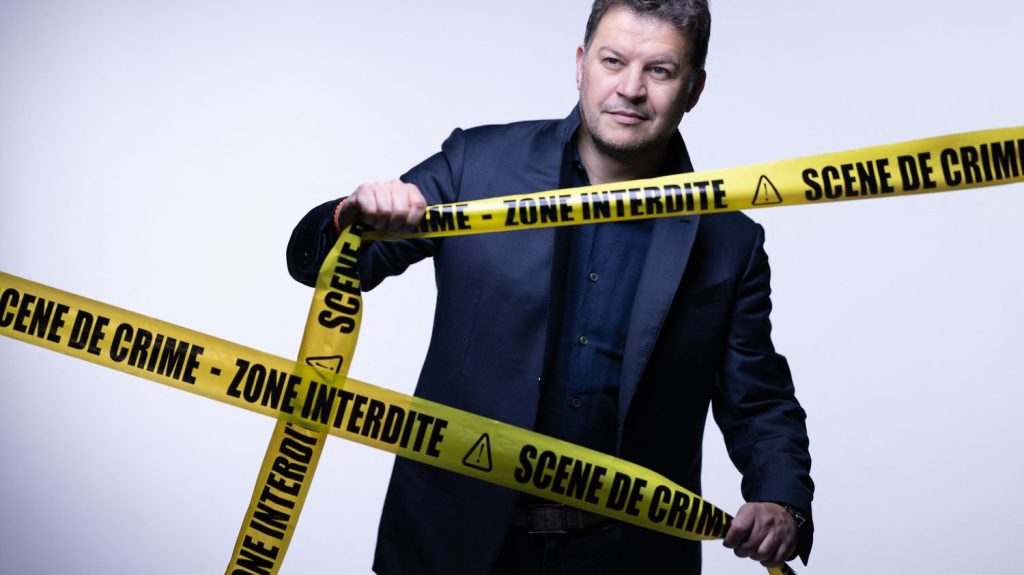 Publicité pour les livres à la télévision : la quasi-totalité des éditeurs sont contre
Dans un contexte de réorganisation du monde éditorial avec le rachat de Hachette Livres par Vivendi, les professionnels craignent que la publicité à la télévision "accélère la concentration du marché".