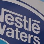 Nestlé : la qualité des eaux minérales "pas garantie"
Une nouvelle enquête pointe la qualité de plusieurs grandes marques d'eaux minérales du groupe Nestlé. Il y aurait des doutes sur la pureté sanitaire.
