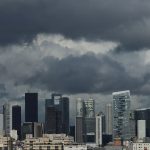 Les PDG du CAC 40 ont gagné 130 fois plus que leurs salariés en 2022, dénonce un rapport d'Oxfam
Selon l'ONG, entre 2019 et 2022, la rémunération des PDG des 40 entreprises les plus importantes à la Bourse de Paris "a augmenté de 27%" alors que le salaire moyen au sein de ces groupes "n'a augmenté que de 9%".