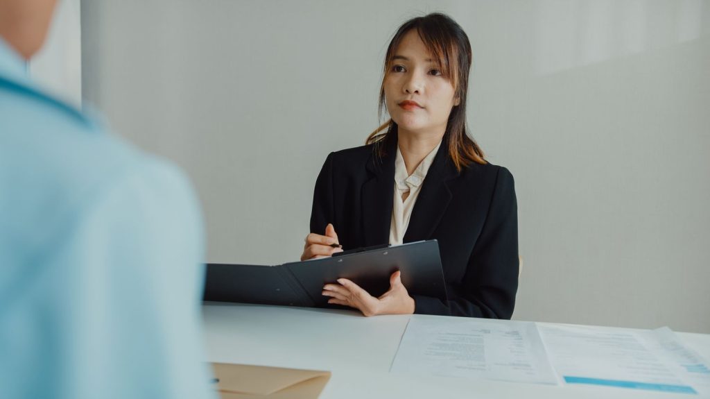 L'emploi cadre a encore un léger vent en poupe cette année
L'année 2023 s'est achevée en fanfare pour l'emploi des cadres dans le secteur privé, avec un nombre de recrutements record.