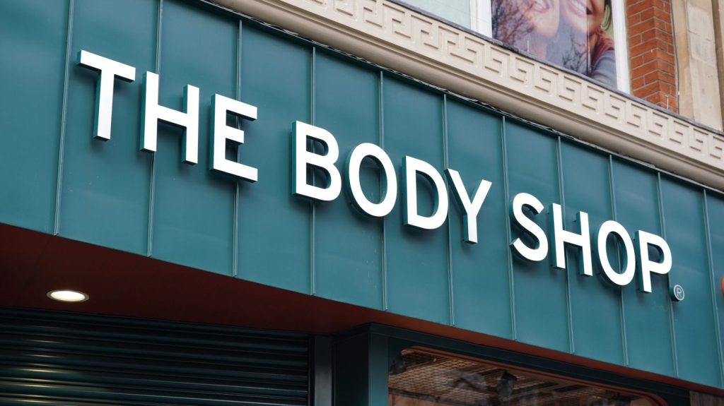 The Body Shop en redressement judiciaire : "On s'y attendait, mais on est tous choqués", se désole l'association des franchisés
Le président de l'association des franchisés de The Body Shop en France, réagit au placement en redressement judiciaire de la filiale française.