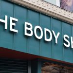 The Body Shop en redressement judiciaire : "On s'y attendait, mais on est tous choqués", se désole l'association des franchisés
Le président de l'association des franchisés de The Body Shop en France, réagit au placement en redressement judiciaire de la filiale française.