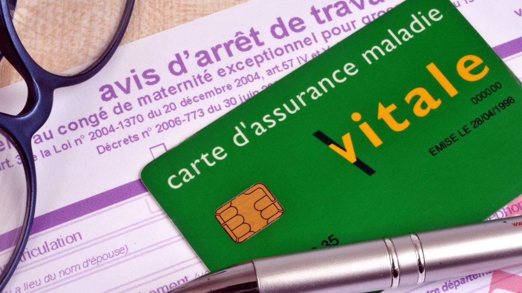 Arrêts-maladies : le gouvernement envisage d'augmenter le nombre de jours de carence, les employeurs montent au créneau
Pour faire des économies, le gouvernement veut revoir le système des jours de carence dans le privé, quand les salariés sont en arrêt-maladie. Mais les entreprises ne veulent pas payer la facture.