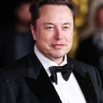 Tesla : malgré une annulation en justice, le plan de rémunération d'Elon Musk de nouveau soumis aux actionnaires
Ce plan, autorisé par le conseil d'administration de Tesla en 2018, était alors estimé à 56 milliards de dollars.
