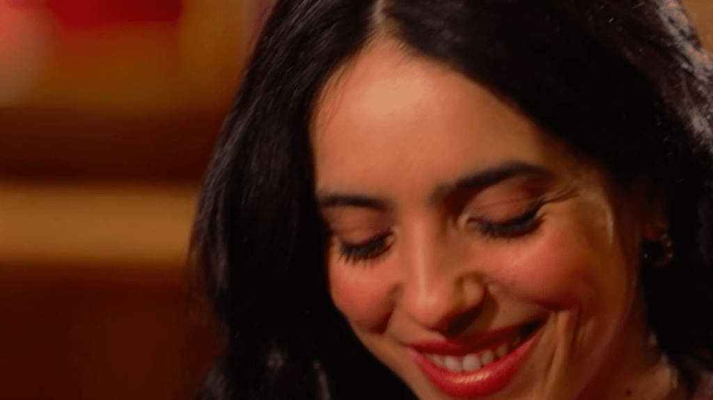Cinéma : rencontre avec Hafsia Herzi, star vibrante et touchante du cinéma d’auteur
Depuis ses premiers pas dans "La graine et le Mulet", Hafsia Herzi, récompensée d’un César pour ce rôle, s’est imposée comme actrice et réalisatrice. Rencontre.
