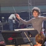 Culture : quand des sportifs rencontrent un orchestre
Dylan Corlay, le chef d’orchestre, a décidé d’allier musique et sport dans des concerts où les premières minutes sont confiées à des artistes.