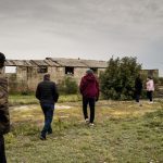 Camps de harkis : "Il faut que le gouvernement mène une politique de réparation à la hauteur", rappelle un fils de harkis après la condamnation de la CEDH
La justice européenne estime insuffisantes que les réparations prévues par la France pour ces familles, rapatriées d'Algérie après son indépendance et enfermés dans des camps. Une reconnaissance pour leurs enfants.