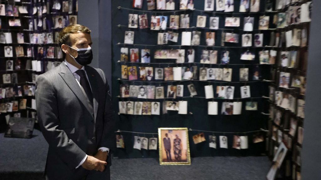 Génocide au Rwanda, chute à vélo et Kurt Cobain : ça dit quoi ce 5 avril ?
Ce vendredi 5 avril, Emmanuel Macron a fait un pas de plus dans la reconnaissance de la responsabilité de la France dans le génocide au Rwanda, le monde du vélo s'inquiète de la vitesse des coureurs après une chute spectaculaire et il y a 30 ans, Kurt Cobain mettait fin à ses jours.