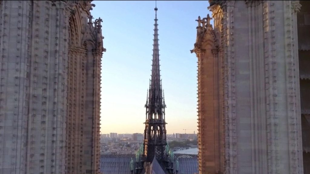 Notre-Dame de Paris : cinq ans après l'incendie, les travaux de la cathédrale s'achèvent
Depuis l'incendie qui l'a partiellement détruite le 15 avril 2019, la cathédrale Notre-Dame de Paris est fermée au public. Retour sur cinq années d'une restauration intense.
