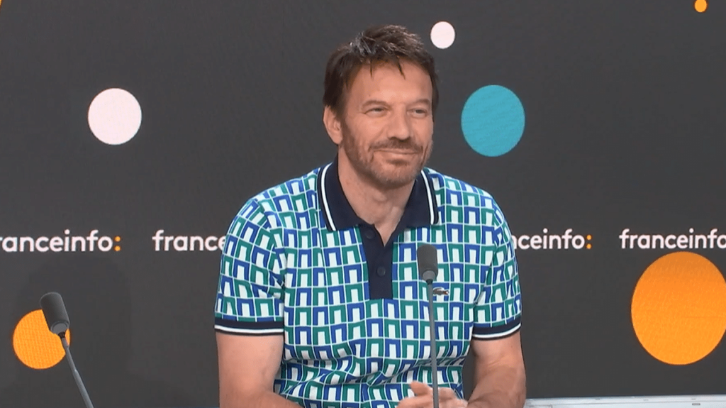 Samuel Le Bihan dans "Tu ne tueras point" sur France 2 : "Montrer le désespoir des familles, c’est une façon de faire bouger les lignes"
Le comédien est à l’origine et joue dans cette fiction qui raconte l’histoire d’une mère meurtrière pour mettre fin aux souffrances de son enfant autiste. Une illustration de la solitude et de la détresse des parents face à ce handicap.