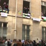 Paris : le blocage de Sciences Po levé
Vendredi 26 avril, des étudiants se sont réunis pour manifester leur soutien à la Palestine, en présence, notamment, de Rima Hassan. Après une journée de blocage, l'établissement a finalement été évacué.