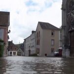 Inondations en Normandie : la Seine en crue, renforcée par les marées, menace les habitants
La Seine est sortie de son lit, poussée par les fortes marées d'avril en Normandie. À Bardouville, l'une des communes de Seine-Maritime aux abords du fleuve, les habitants ont vu leurs maisons inondées durant la nuit du lundi 8 avril au mardi 9 avril.