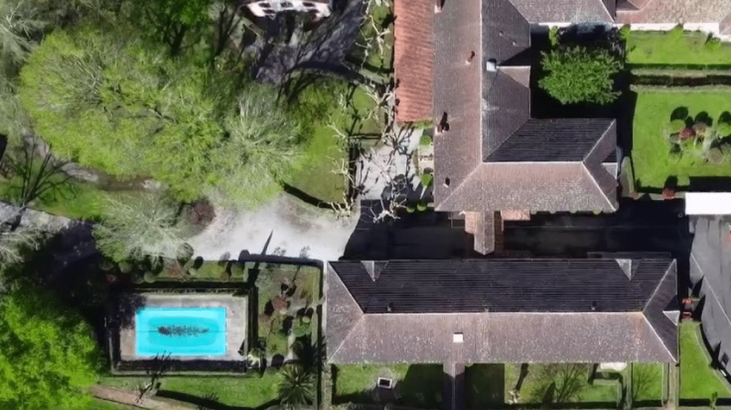 Landes : une cure de nature à la station thermale de Préchacq-les-Bains
Direction les Landes, dans la station thermale de Préchacq-les-Bains, née en il y a plus de quatre siècles et fréquentée notamment par Montaigne. Elle est réputée en raison de sa boue naturelle, que l’on dit exceptionnelle.