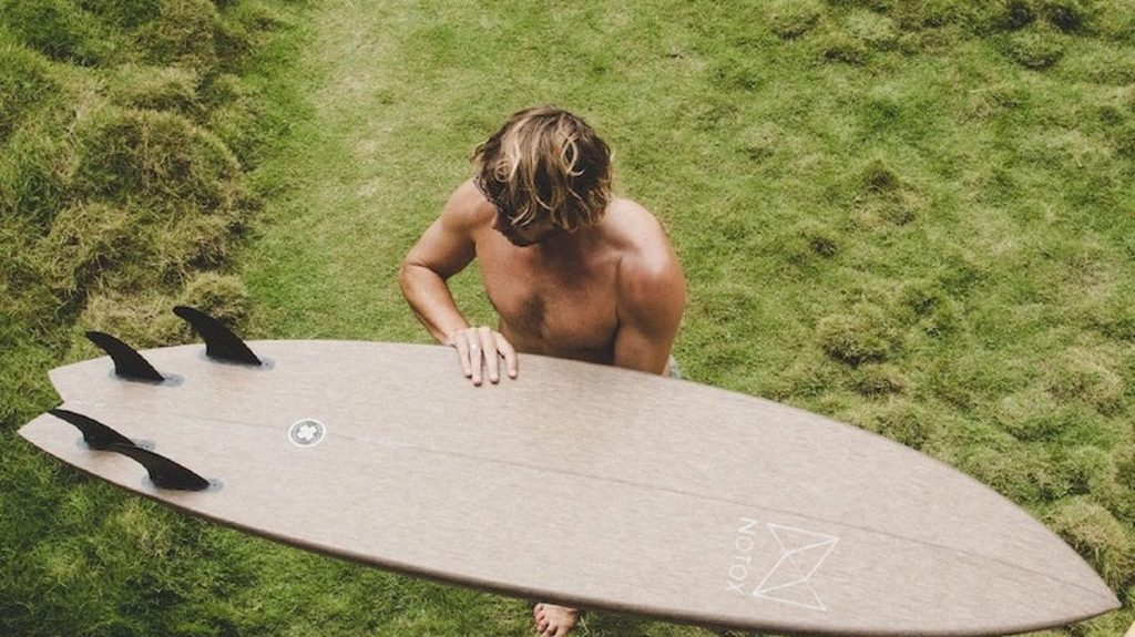 Les surfs écolo Notox : "Être plus en phase avec l’image du sport"
Près de 20 ans après le lancement de la marque, Notox vend quelques centaines de surfs écolo chaque année. Une activité confidentielle porteuse d’un message beaucoup plus large.