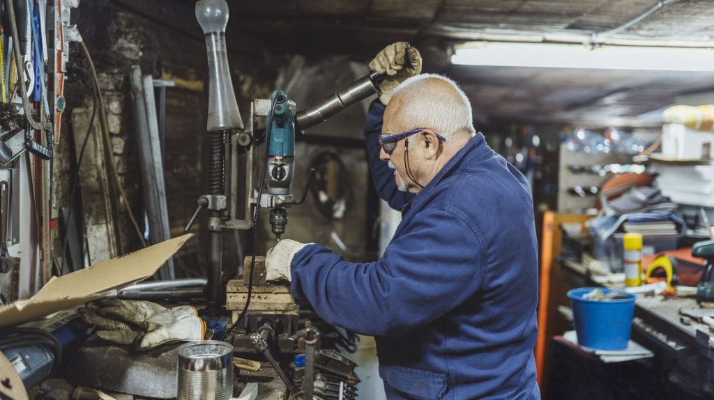 Négociations sur l'emploi des seniors : encore des points de blocage avant une réunion décisive entre syndicats et patronat
Les partenaires sociaux se réunissent lundi au siège du Medef pour tenter de trouver un accord sur le "pacte de la vie au travail", qui est censé déboucher sur de nouvelles règles d'assurance-chômage.