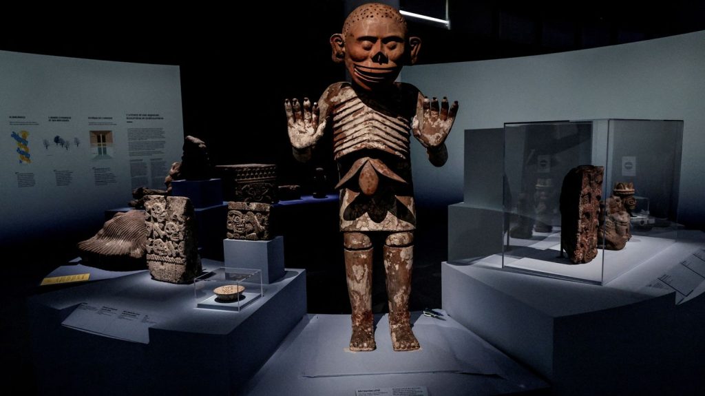 Le musée du quai Branly expose pour la première fois en Europe les trésors du Templo Mayor de Mexico
Plus de 500 objets, dont plusieurs offrandes trouvées dans les ruines du Templo Mayor de Mexico, sont exposés à partir de mercredi au musée du quai Branly, à Paris.
