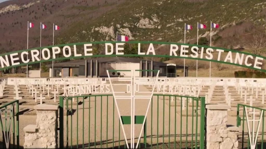 Seconde Guerre mondiale : le destin tragique des résistants d'un village du Vercors
Pour le 80ème anniversaire de la Libération, Emmanuel Macron se rendra mardi 16 avril à Vassieux-en-Vercors, dans la Drôme. Le village a été le théâtre d'un massacre pendant la Seconde Guerre mondiale.