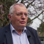 Mort d'un collégien à Viry-Châtillon : le maire s'interroge sur l’escalade de la violence
Après la mort du collégien tué à Viry-Châtillon (Essonne), de nombreuses questions émergent face à cette violence. C’est le cas du maire de la ville, Jean-Marie Vilain, qui a été interrogé par les équipes du 20 Heures.