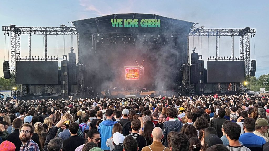 We Love Green 2024 : Yamê, Meryl, Chilly Gonzales, Eloi... le festival annonce sa programmation complète
Le festival We Love Green, qui aura lieu du 31 mai au 2 juin à Paris, a annoncé mardi sa programmation. Électronique sud-coréenne, rock australien, afrobeat nigérian, rap belge... l'événement prévoit un line-up international.
