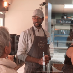 Gastronomie : le prix de la meilleure baguette de Paris décerné à Xavier Netry
Cette année, la meilleure baguette de Paris se trouve chez Xavier Netry. Une bonne nouvelle pour ses affaires, qui va également lui permettre de garnir les tables de l'Élysée pendant un an.