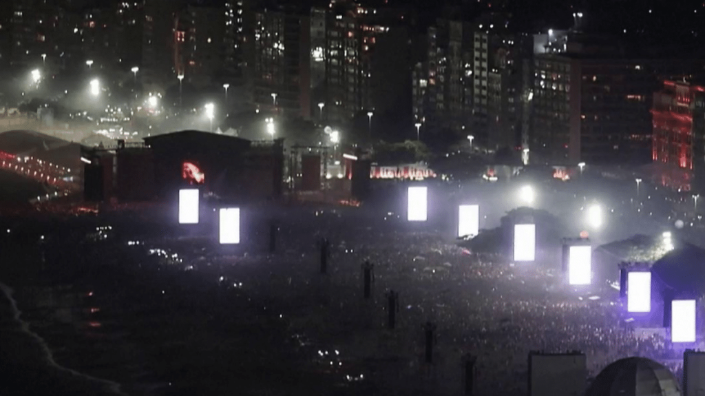 Madonna : un concert historique à Rio pour ses 40 ans de carrière
Le soir du samedi 4 mai, Madonna a fait vibrer des centaines de milliers de personnes sur la plage de Copacabana durant un concert monumental et gratuit. La reine de la pop a conclu en beauté sa tournée mondiale qui couronnait ses 40 ans de carrière.
