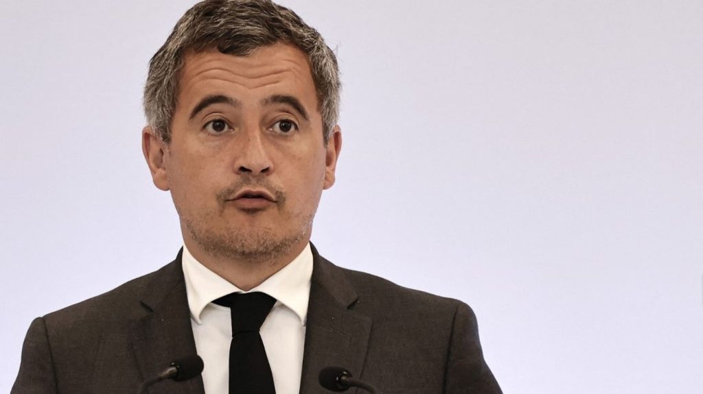 Anniversaire du Débarquement : 43 000 policiers, gendarmes et militaires mobilisés sur les trois jours de commémorations, annonce Gérald Darmanin
Le ministre de l'Intérieur a précisé jeudi que 12 000 membres des forces de l'ordre seront mobilisés pour la journée du 6 juin.