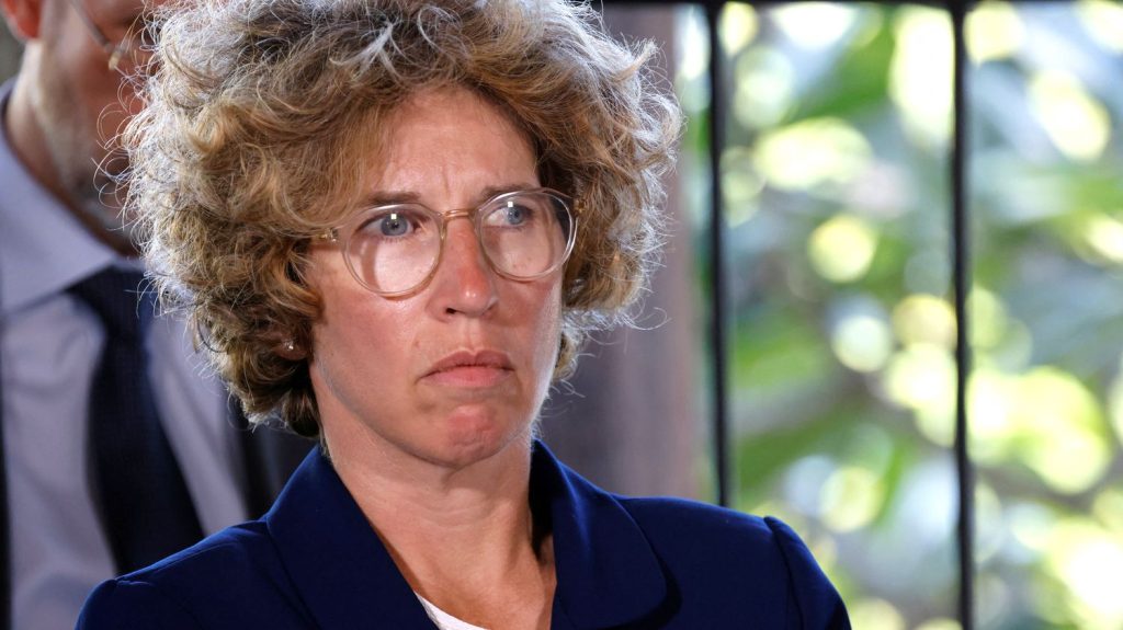 Septième mort en Nouvelle-Calédonie : ce n'était "pas dans le cadre d'une opération de police", tient à préciser Marie Guévenoux
Le policier "en civil', n'était "pas en service", a indiqué la ministre déléguée chargée des Outre-mer.