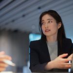 Japon : pour quitter leur emploi, les salariés font de plus en plus appel à des "agents de démission"
Les salariés japonais, qui reviennent d'un long cycle de jours fériés, ont le blues au travail cette semaine. Avec peu congés et une forte pression managériale, ils pensent souvent à démissionner en cette période. Mais démissionner n'est pas anodin, encore moins pour les Japonais.