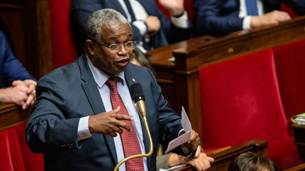 Choléra à Mayotte : "La population dans son ensemble est gravement menacée", alerte le député LR Mansour Kamardine
Un enfant de trois ans est mort, mercredi, du choléra à Mayotte.