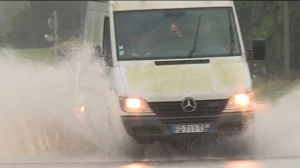 Intempéries dans le Grand Est : la Moselle passe en vigilance rouge pluie-inondation
Vendredi 17 mai, la Moselle est en proie à de fortes inondations. Le département a été placé en vigilance rouge pluie et inondation.
