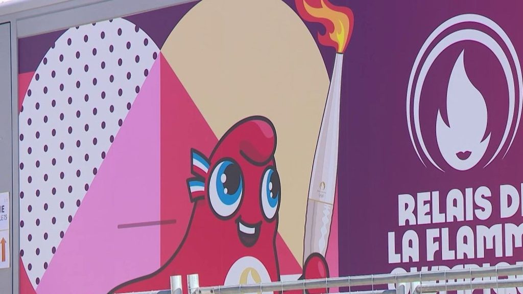 Paris 2024 : Toulon attend l'arrivée de la flamme olympique
Partie de Marseille le 8 mai dernier, la flamme olympique poursuit sa course dans le sud de la France. Vendredi 10 mai, elle sera accueillie à bras ouverts par la ville de Toulon, dans le Var.