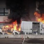 Rhône : braquage spectaculaire d'un fourgon
Un fourgon banalisé sortant d'un atelier de joaillerie a été braqué, mardi 30 avril, à Rillieux-la-Pape, près de Lyon. Les auteurs sont en fuite, avec un butin très important.