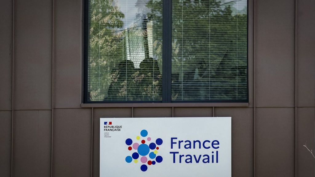 Le taux de chômage en France reste stable à 7,5% au premier trimestre 2024
La France (hors Mayotte) comptait 2,3 millions de chômeurs en janvier, février et mars 2024, soit une hausse de 29 000 personnes par rapport au trimestre précédent.