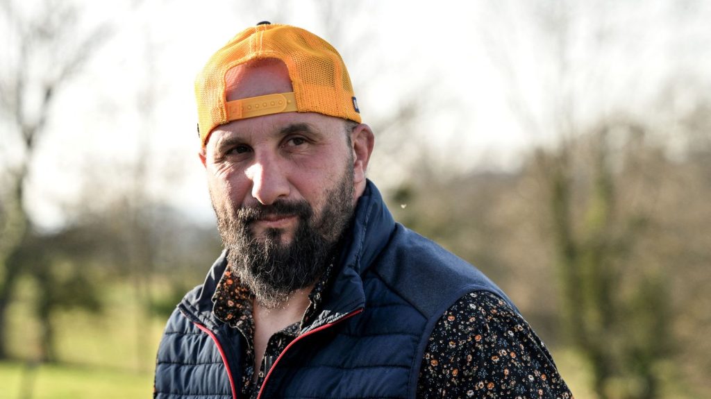 Colère des agriculteurs : "Ne croyez pas dormir sur vos deux oreilles", lance Jérôme Bayle au gouvernement
L'éleveur bovin, figure du mouvement des agriculteurs évoque une possible "action d'ampleur" d'ici juin.