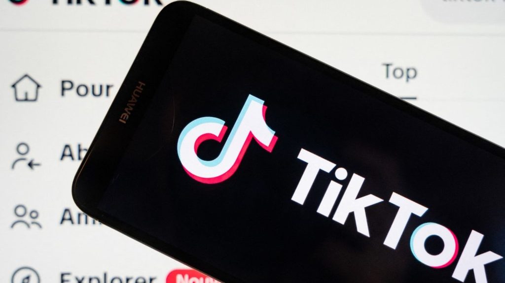 Emeutes en Nouvelle-Calédonie : le Conseil d'Etat "ne suspend pas le blocage de TikTok"
Les requérants avaient unanimement dénoncé "l'absence d'éléments concrets" justifiant l'interdiction du réseau social.