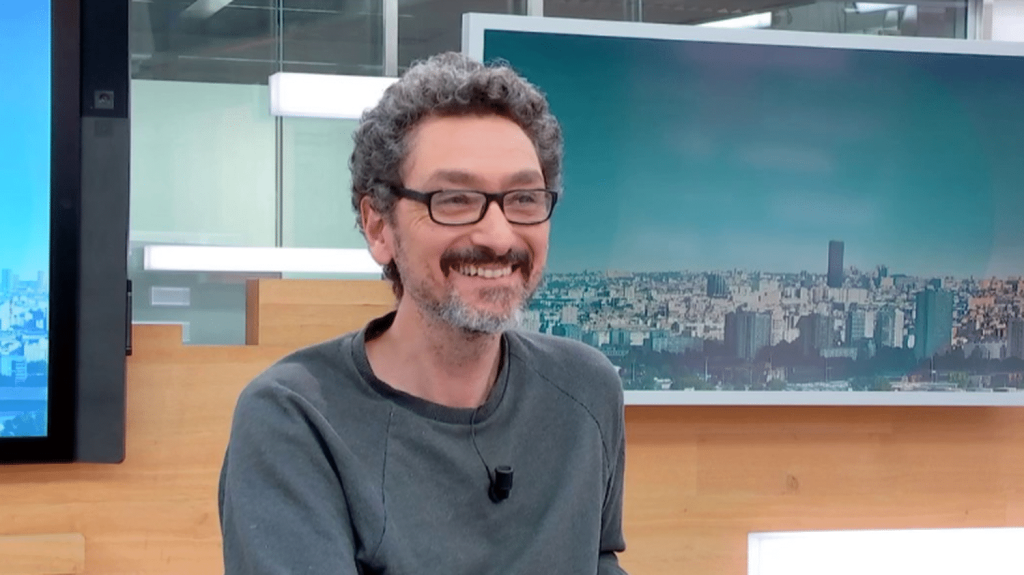Littérature : "En étant confronté à la mort, on tente d’avoir un rapport apaisé à la vie", explique l’écrivain David Foenkinos
Mercredi 1er mai, l’écrivain David Foenkinos est venu présenter son nouveau roman, "La vie heureuse", sur le plateau du 11/13 info.