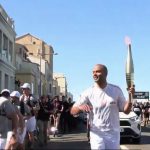 Paris 2024 : la flamme olympique commence son tour de France à Marseille
Le relais de la flamme olympique a débuté à Marseille, dans les Bouches-du-Rhône, jeudi 9 mai. Toute la journée, la torche traverse des lieux emblématiques de la cité phocéenne.