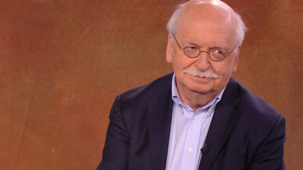 Mort de Bernard Pivot : "Je perds mon grand-frère", regrette l'auteur Erik Orsenna
Écrivain et proche de Bernard Pivot, Erik Orsenna est l'invité du 20 Heures, lundi 6 mai.