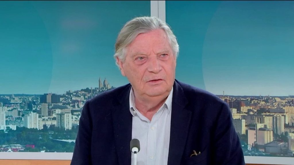 Mort de Bernard Pivot : "Il y avait toujours une surprise le samedi soir", affirme Patrice Duhamel, ancien directeur général de France Télévisions
L’ancien journaliste, écrivain et animateur d’émissions culturelles Bernard Pivot est décédé à l’âge de 89 ans. Patrice Duhamel, ancien directeur général de France Télévisions, est présent sur le plateau du 19/20 info, pour en parler.