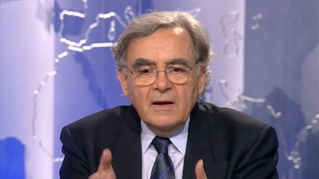 Mort de Bernard Pivot : la disparition d'un géant de la littérature
Affaibli depuis plusieurs mois, le journaliste et écrivain Bernard Pivot s'est éteint lundi 6 mai à l'âge de 89 ans à Neuilly-sur-Seine.