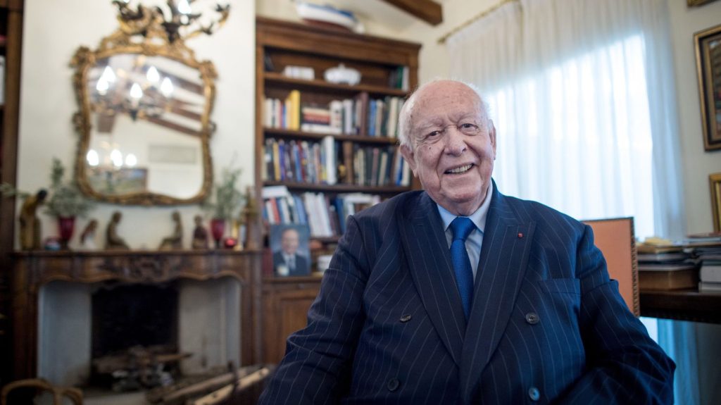 Vidéo
Mort de Jean-Claude Gaudin, le baron qui a régné sur Marseille pendant vingt-cinq ans
L'ancien maire de Marseille est mort lundi, à Saint-Zacharie, dans le Var. Retour sur sa longue carrière politique.
