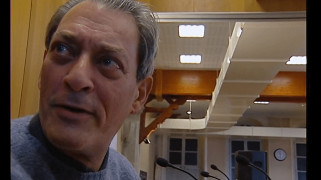 Mort de Paul Auster : un romancier féru de culture française
La culture française perd un grand passeur, selon les mots de la ministre de la Culture, Rachida Dati, après le décès de Paul Auster. Il est un des écrivains préférés des Français, qui avaient aimé sa célèbre "Trilogie new yorkaise".